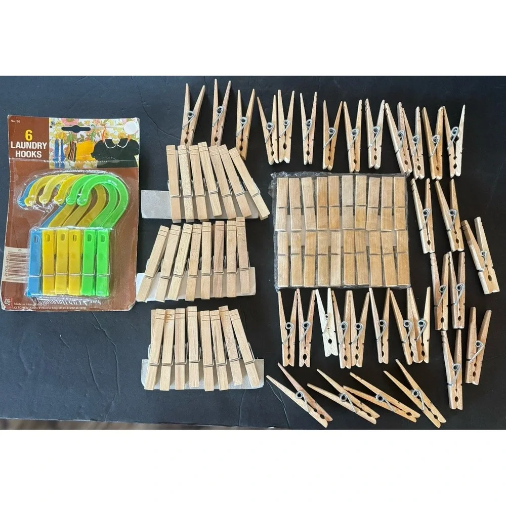 Vtg 75 Piece Lot Wood Metal Springs Clothes Pins Woode + 6 Plastic Laundry Hooks